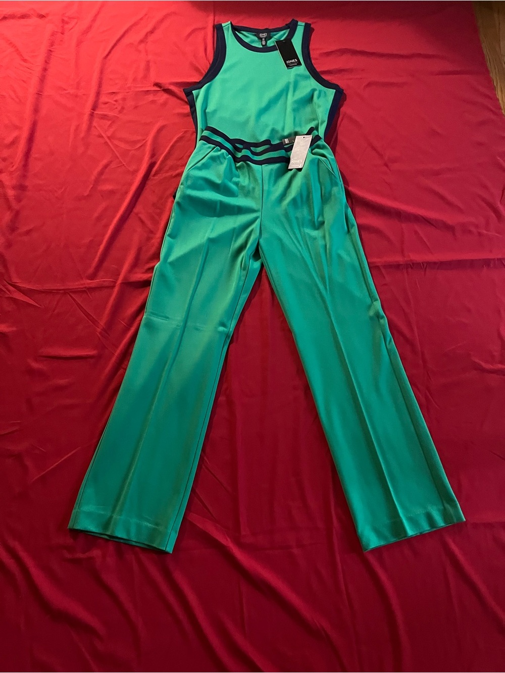 Jones New York Kelly Green Two Piece with Navy Trim